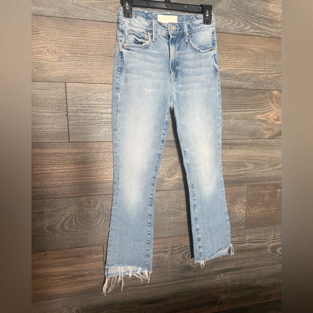 Classic Blue Straight Leg Jeans with Vintage Appeal